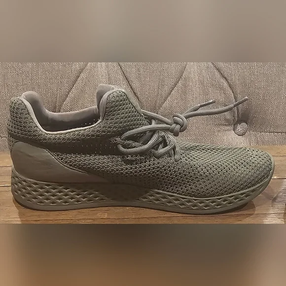 Men's Olive Knit Sneakers with Textured Sole - Picture 7 of 7